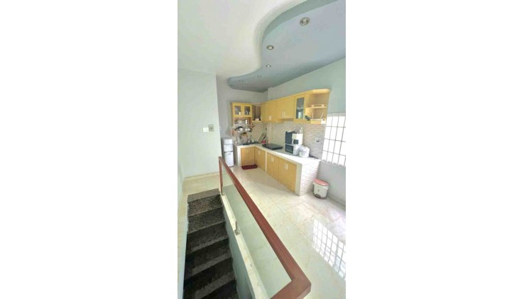 Bán Nhà 2 Tầng Lô Góc 40m2 chỉ Nhỉnh 3 Tỷ 2PN Gần Chợ Thủ Đức Trường Thọ Tặng Nội Thất Xịn